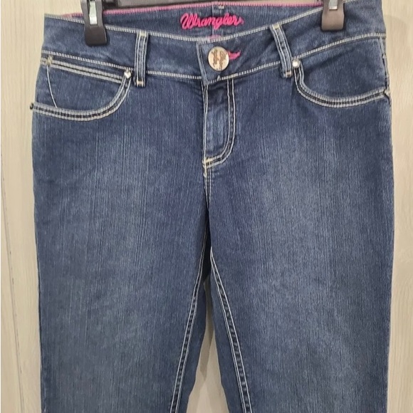 Get ready to Rodeo! Wrangler women’s premium jeans - Picture 6 of 7